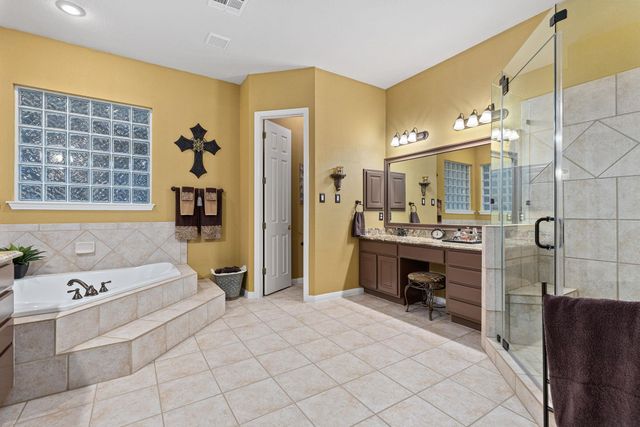 908 Golden Bear CV, Round Rock, TX 78664