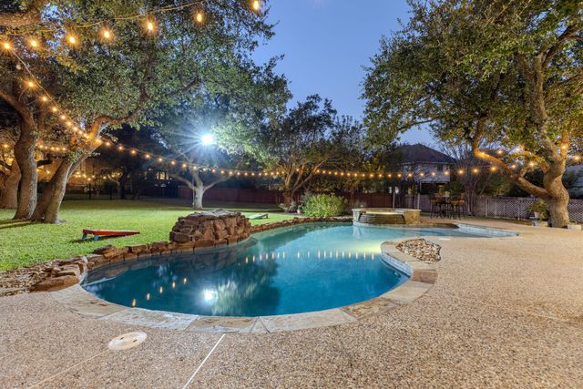 908 Golden Bear CV, Round Rock, TX 78664