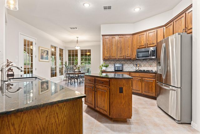 908 Golden Bear CV, Round Rock, TX 78664