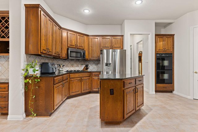 908 Golden Bear CV, Round Rock, TX 78664