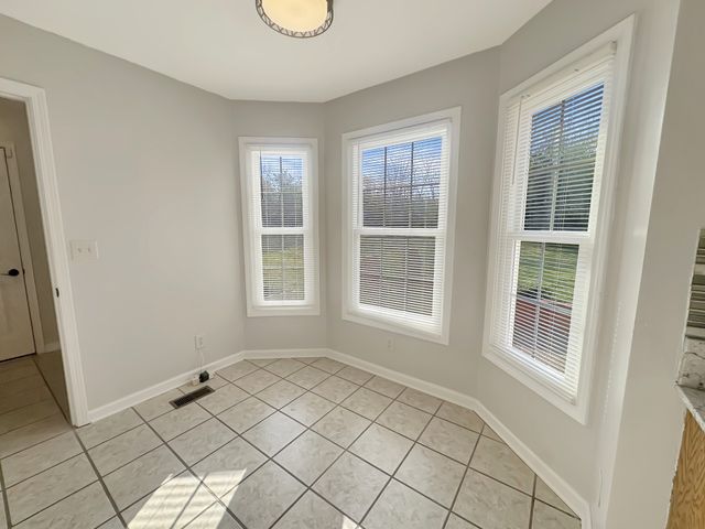 108 N Scenic Shore Dr, Dover, TN 37058