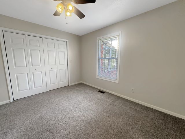 108 N Scenic Shore Dr, Dover, TN 37058