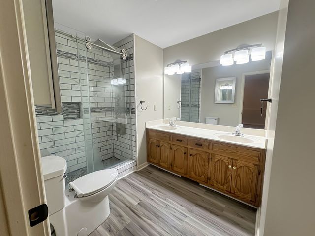 108 N Scenic Shore Dr, Dover, TN 37058