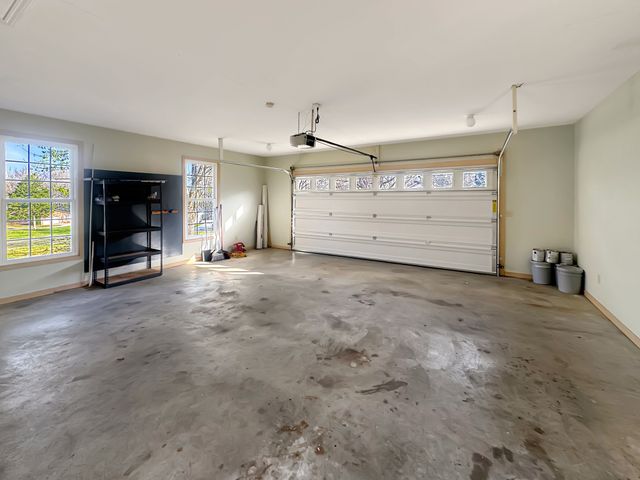 108 N Scenic Shore Dr, Dover, TN 37058