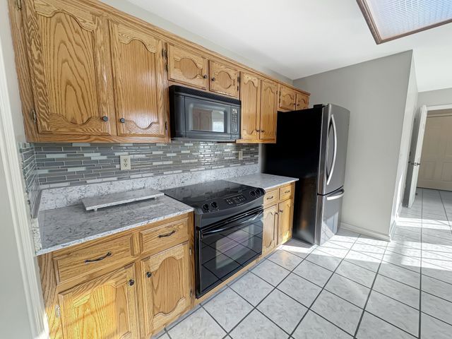 108 N Scenic Shore Dr, Dover, TN 37058