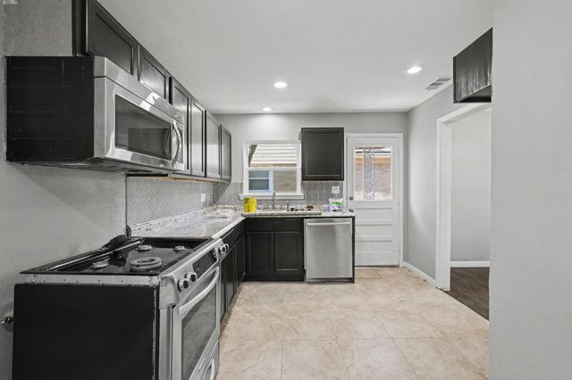 2319 Glengariff Drive, Dallas, TX 75228