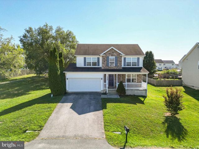 251 THAYERS GULL DR, Martinsburg, WV 25405