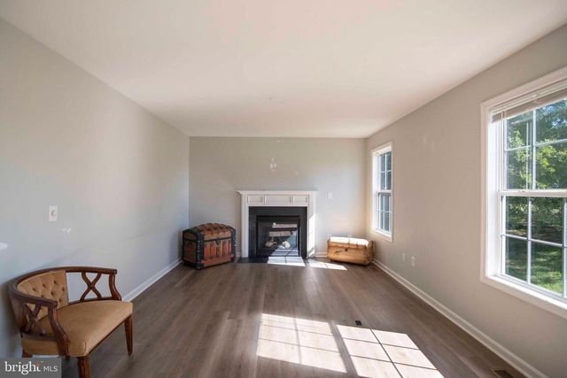 251 THAYERS GULL DR, Martinsburg, WV 25405