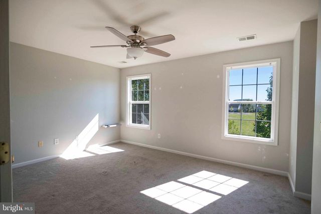 251 THAYERS GULL DR, Martinsburg, WV 25405