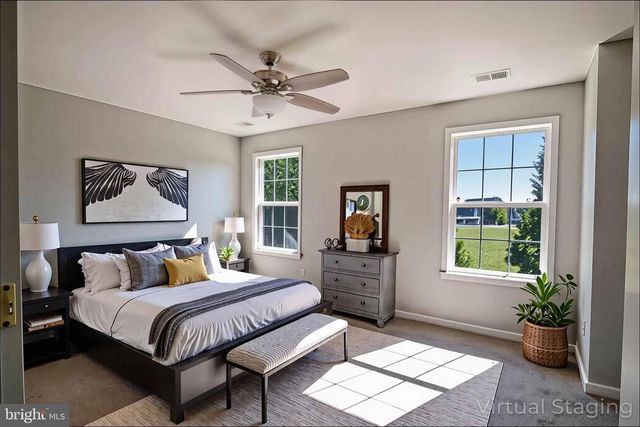 251 THAYERS GULL DR, Martinsburg, WV 25405