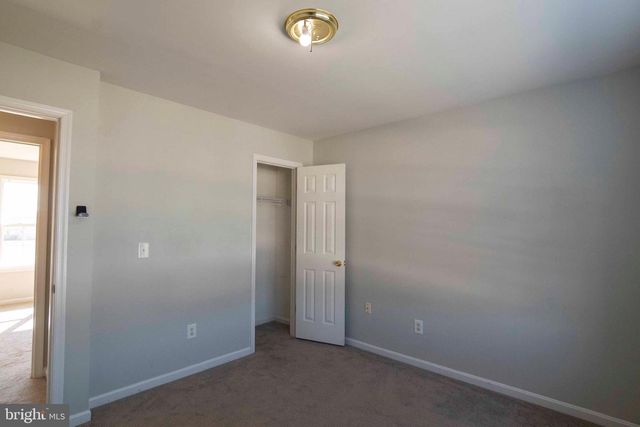 251 THAYERS GULL DR, Martinsburg, WV 25405