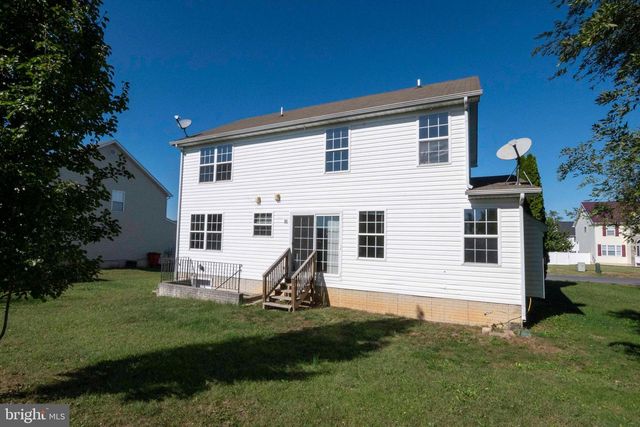 251 THAYERS GULL DR, Martinsburg, WV 25405