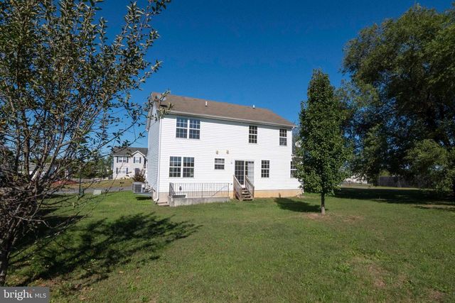 251 THAYERS GULL DR, Martinsburg, WV 25405