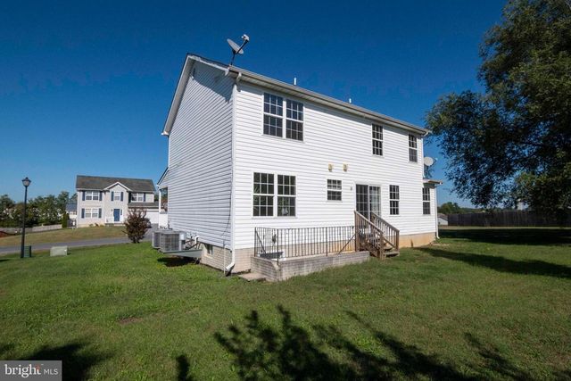251 THAYERS GULL DR, Martinsburg, WV 25405