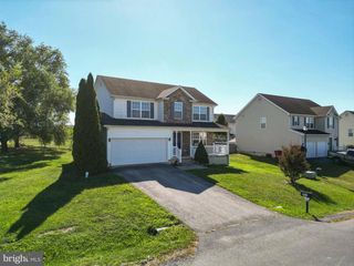 251 THAYERS GULL DR, Martinsburg, WV 25405