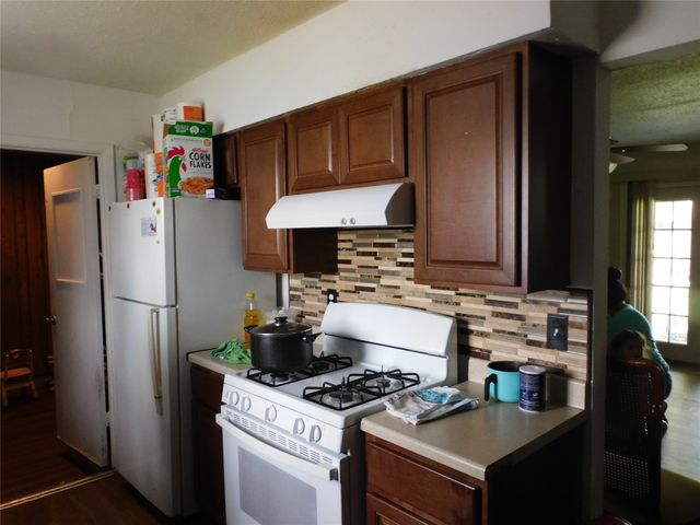 925 Shorecrest Drive, Garland, TX 75040