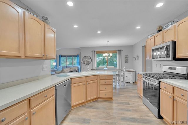 2325 Winterberry Drive, Hamburg, NY 14085