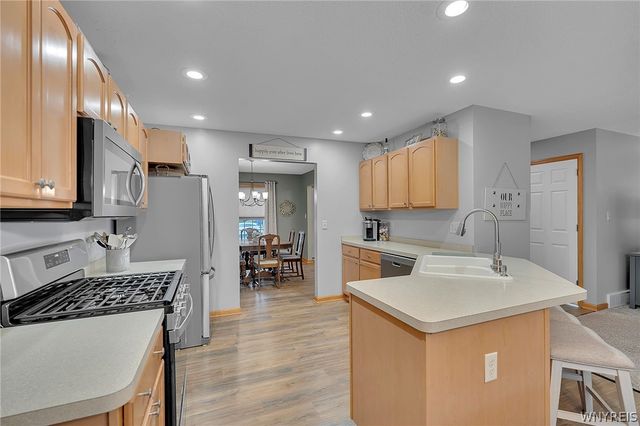 2325 Winterberry Drive, Hamburg, NY 14085