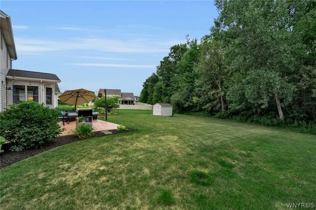 2325 Winterberry Drive, Hamburg, NY 14085