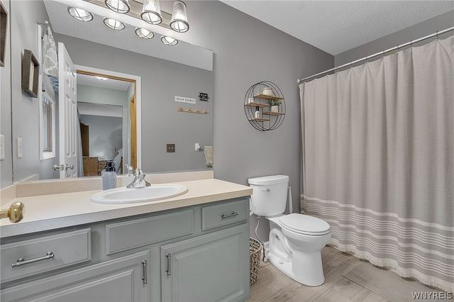 2325 Winterberry Drive, Hamburg, NY 14085