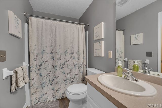 2325 Winterberry Drive, Hamburg, NY 14085