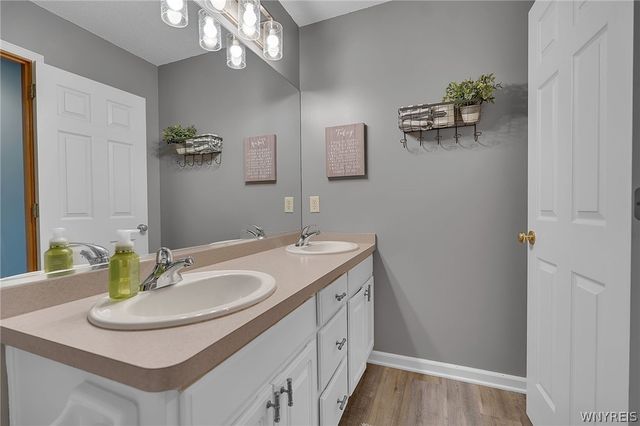2325 Winterberry Drive, Hamburg, NY 14085