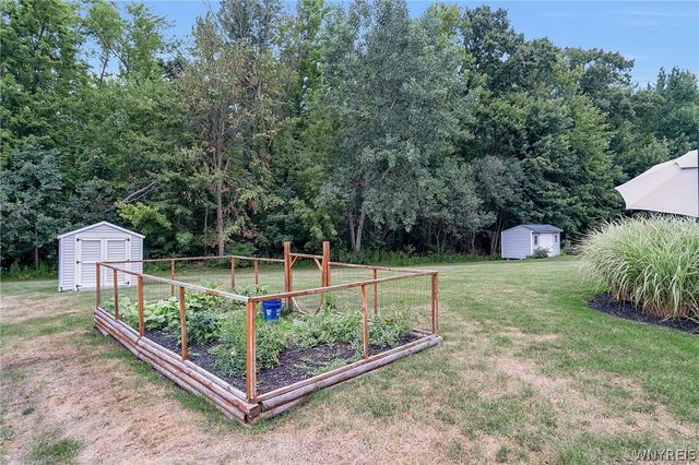 2325 Winterberry Drive, Hamburg, NY 14085