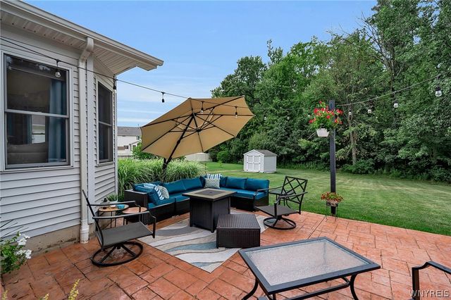 2325 Winterberry Drive, Hamburg, NY 14085