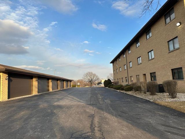 7304 Evergreen Drive 2B, Orland Park, IL 60462