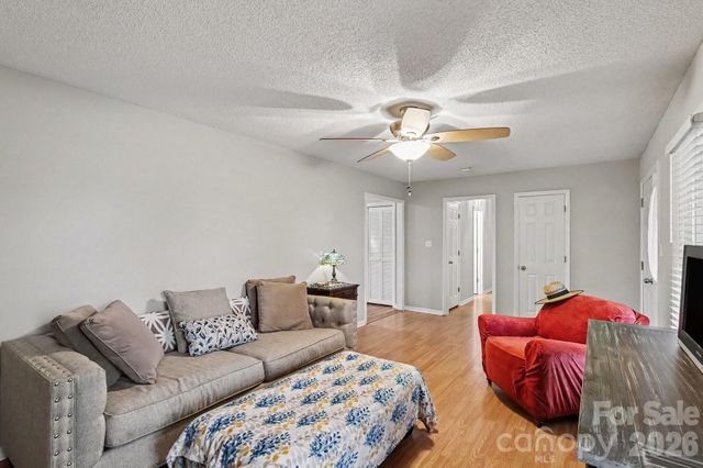2040 London Road, Mooresville, NC 28115