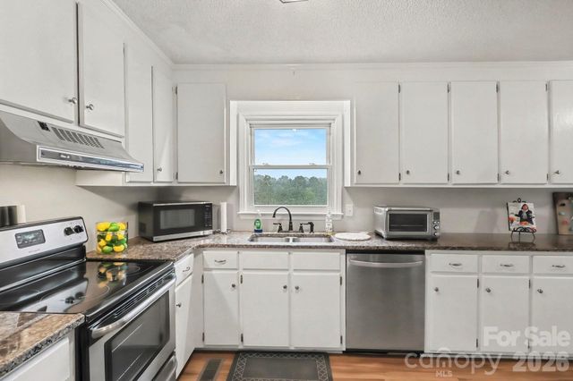 2040 London Road, Mooresville, NC 28115