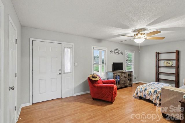 2040 London Road, Mooresville, NC 28115