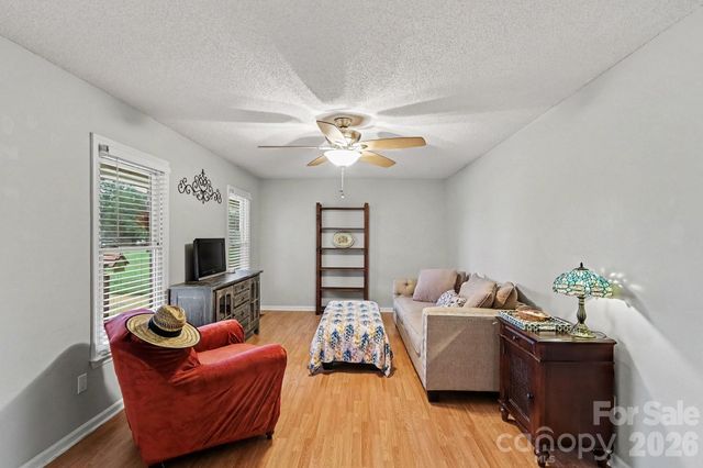2040 London Road, Mooresville, NC 28115