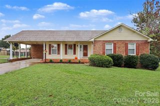 2040 London Road, Mooresville, NC 28115