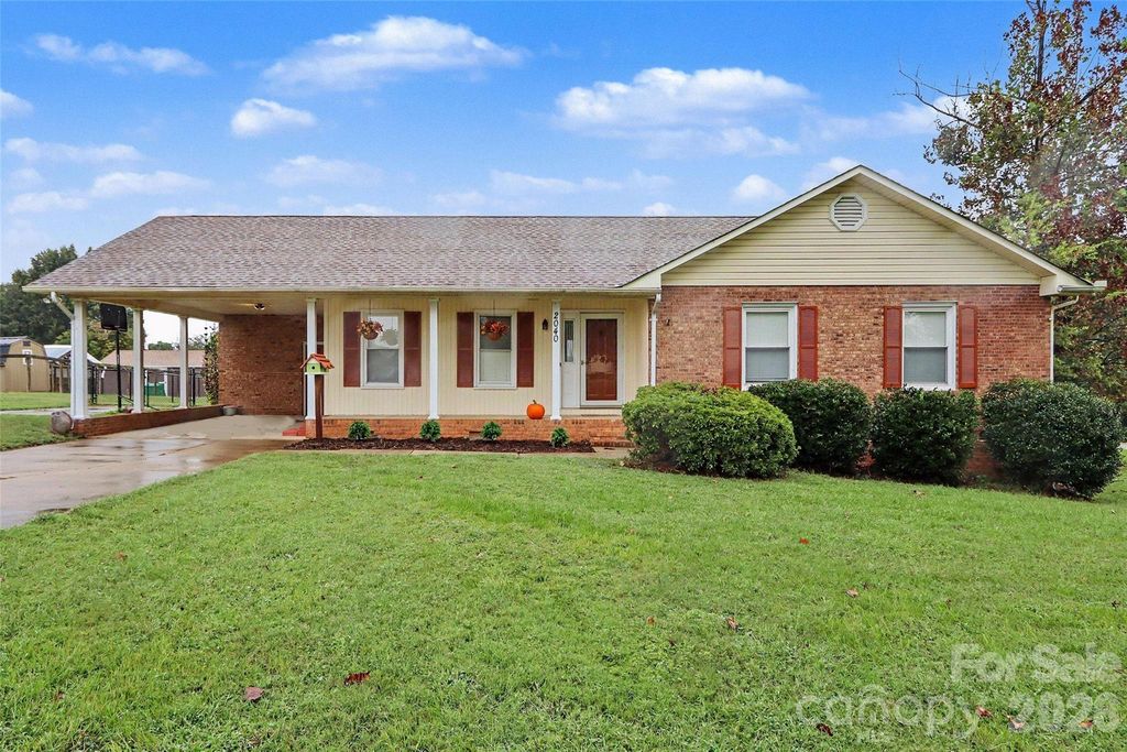 2040 London Road, Mooresville, NC 28115