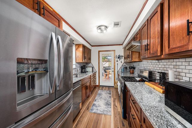 227 Glencroft Court, Huffman, TX 77336