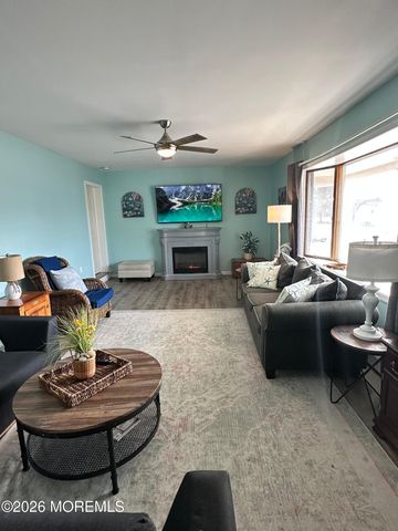 3 E Central Avenue, Seaside Heights, NJ 08751