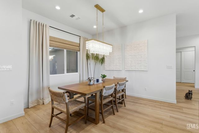 8809 Dromana Court, Bakersfield, CA 93314