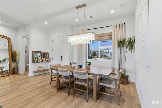 8809 Dromana Court, Bakersfield, CA 93314