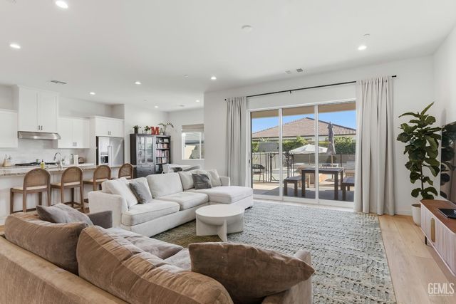 8809 Dromana Court, Bakersfield, CA 93314