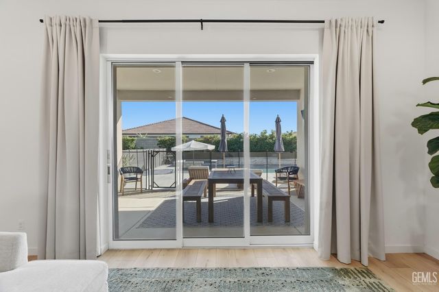 8809 Dromana Court, Bakersfield, CA 93314