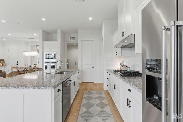 8809 Dromana Court, Bakersfield, CA 93314