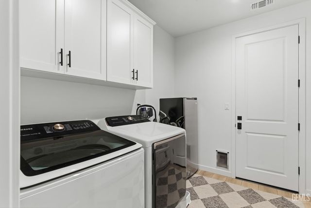 8809 Dromana Court, Bakersfield, CA 93314