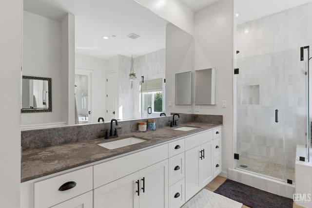 8809 Dromana Court, Bakersfield, CA 93314