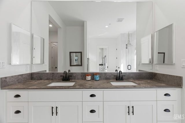 8809 Dromana Court, Bakersfield, CA 93314