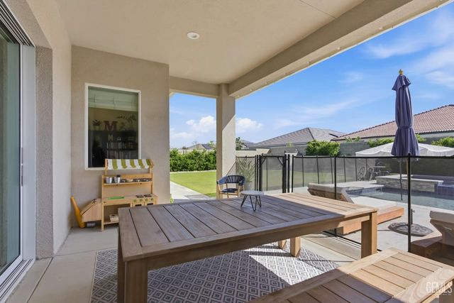 8809 Dromana Court, Bakersfield, CA 93314