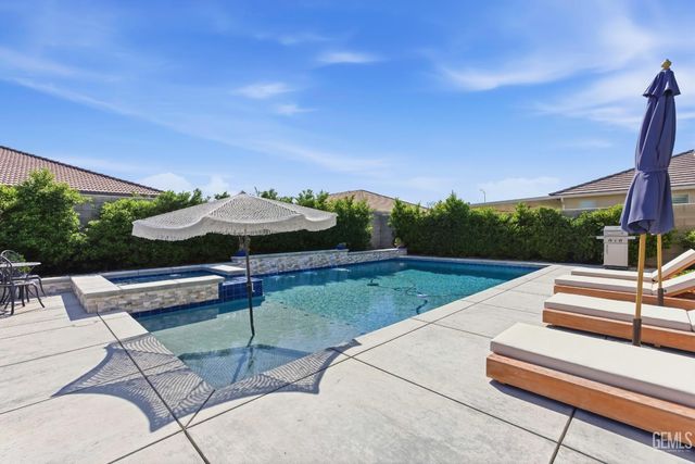 8809 Dromana Court, Bakersfield, CA 93314