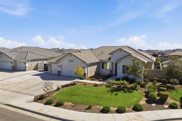 8809 Dromana Court, Bakersfield, CA 93314