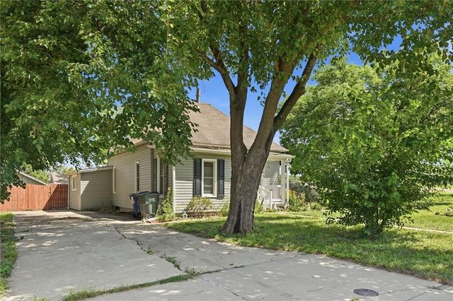 245 Illinois Street, Lawrence, KS 66044
