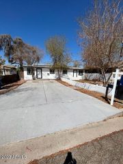 812 S Greenleaf Lane, Avondale, AZ 85323